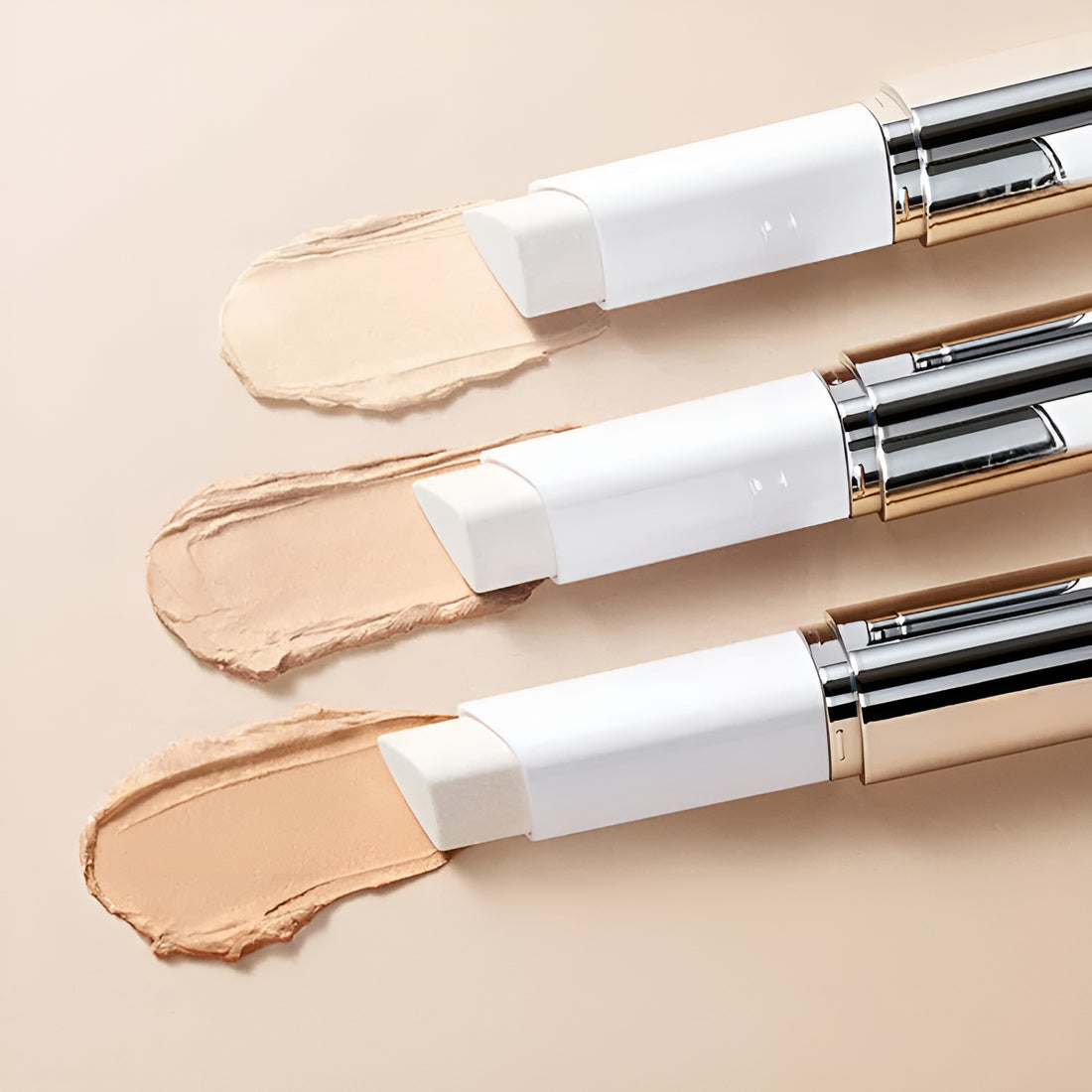 2-in-1 Foundation mit integriertem Pinsel